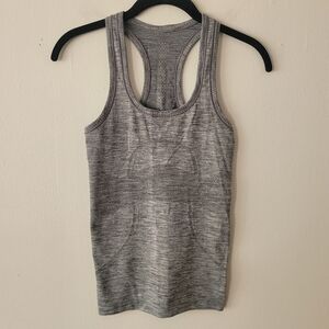 Lululemon Swiftly Tech‎ Racerback Tank Size 2 Heathered Gray Active Gym Running